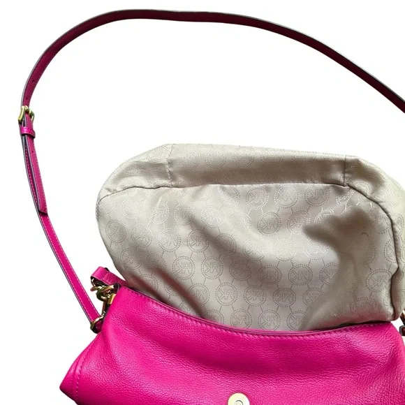 MICHAEL KORS BEDFORD TASSEL FUSCHIA PEBBLE LEATHER FLAP SHOULDER BAG CROSSBODY - Picture 12 of 16
